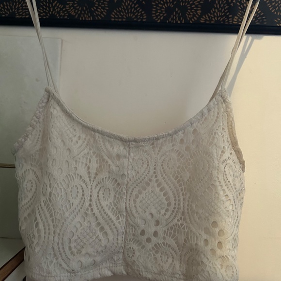 White crop top bundle - Picture 2 of 5